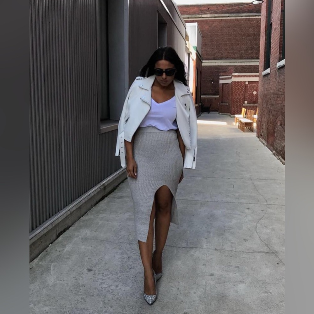 🛍️BCBGeneration GRAY MIDI SKIRT WITH SLIT WORN ONCE